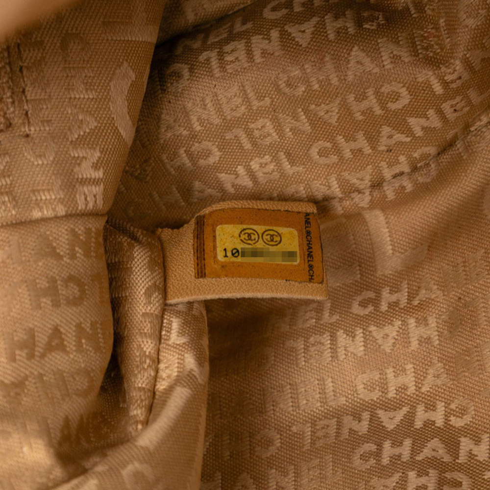CHANEL Vintage Gold Leather Shoulder Bag - Picture 6 of 6